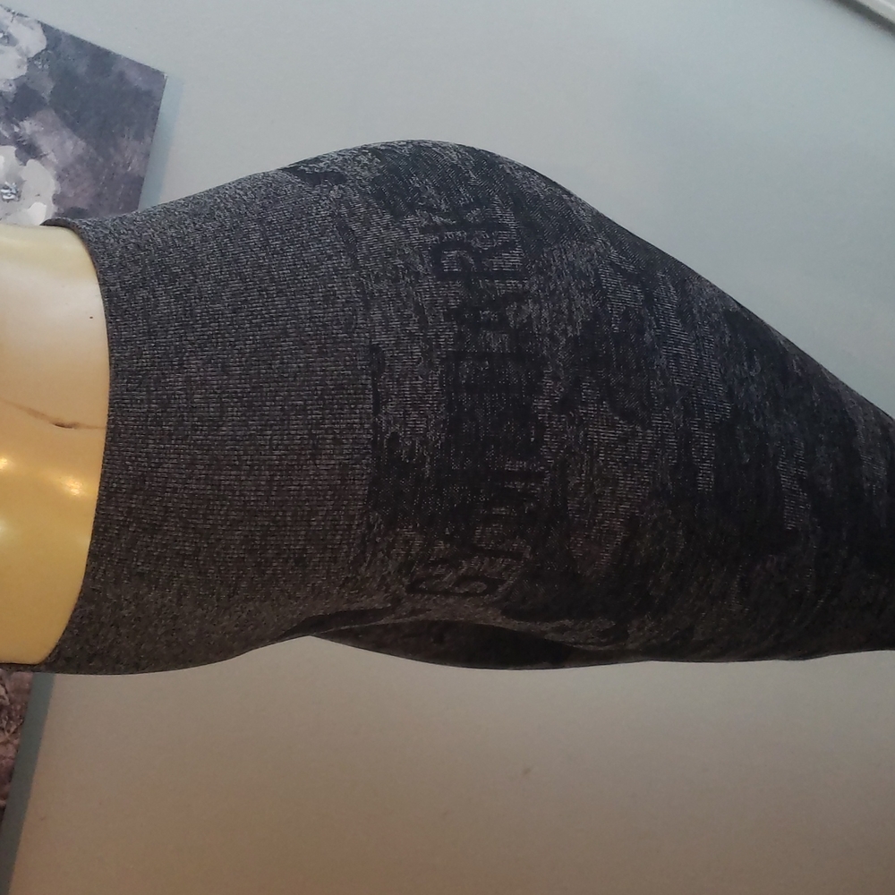 GYMSHRRK LEGGINGS
